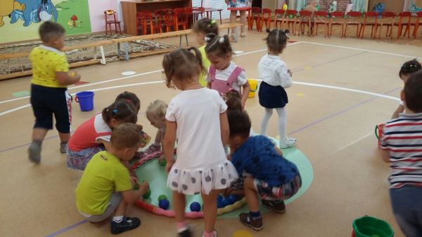 День Знаний в детском саду Ромашка