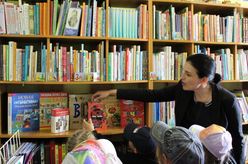 посещение библиотеки детьми детского сада